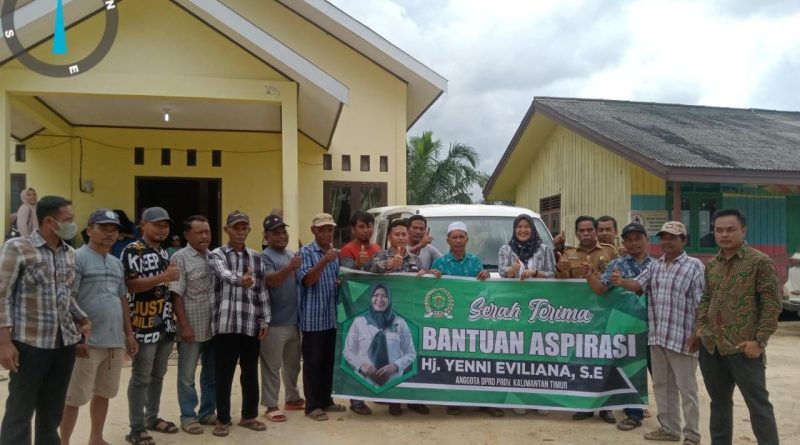 Warga Mengkudu Kabupaten Paser dapat bantuan ambulans dari legislator Kaltim