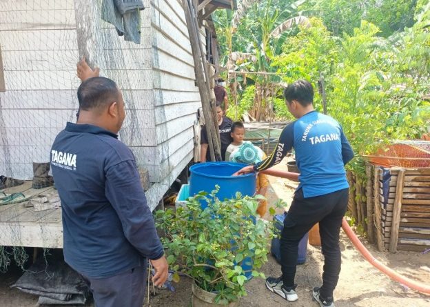 Dinsos Paser salurkan air bersih sebanyak 940 ribu liter selama musim kemarau