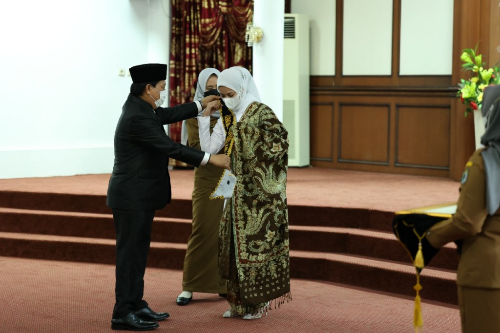 Kepala Perpusnas RI Kukuhkan Sinta Fahmi Fadli Sebagai Bunda Literasi 2022 – 2024