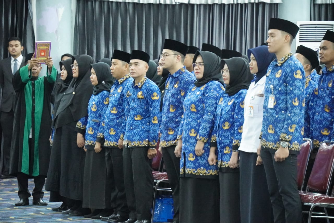 907 PPPK Formasi 2023 Resmi Dilantik, Bupati Fahmi: "Tunjukkan Dedikasi dan Pengabdian Tinggi!"