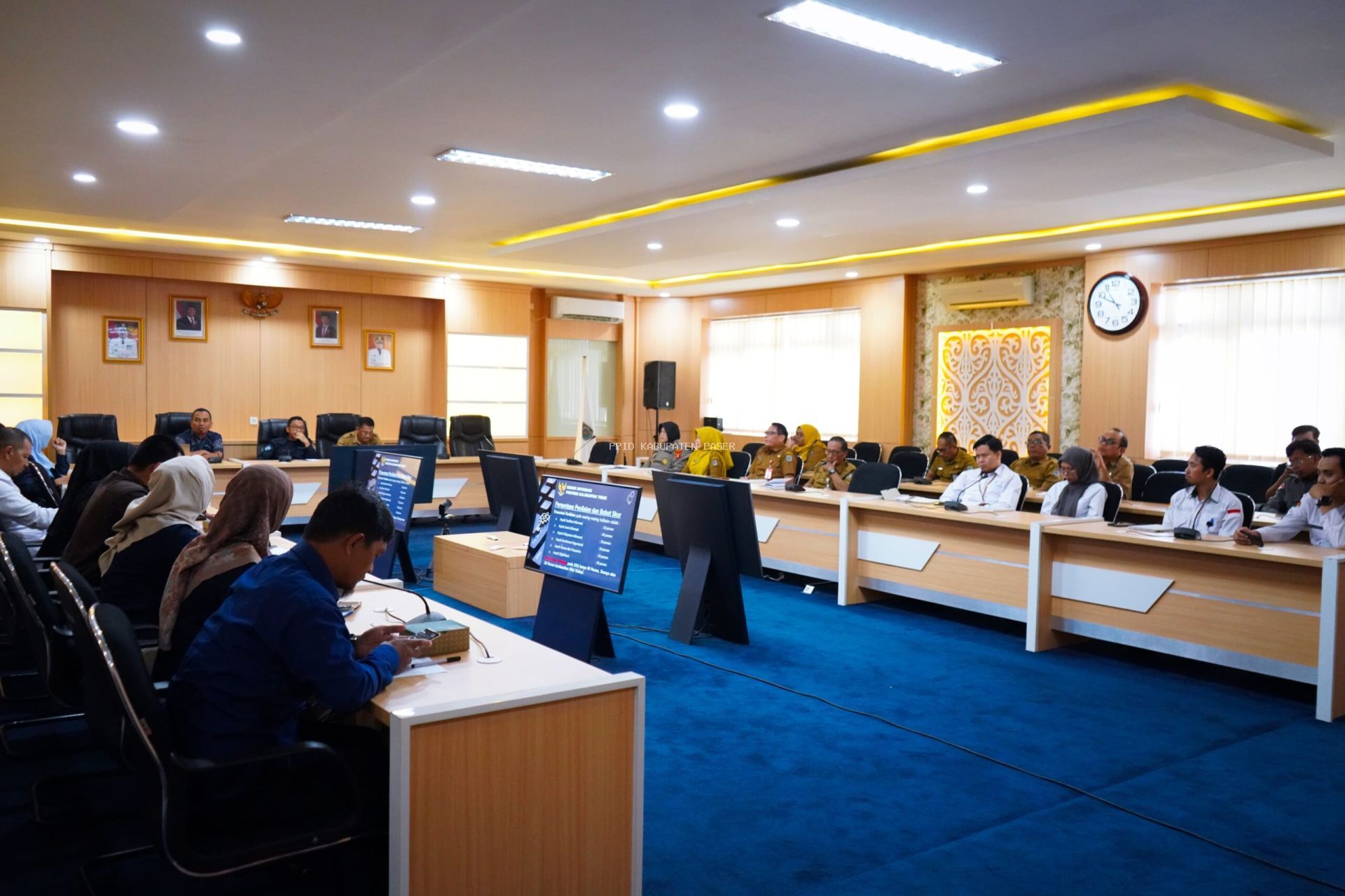 Wujud Pemerintahan yang Transparan, Diskominfostaper Gelar Rapat Bersama KI Kaltim
